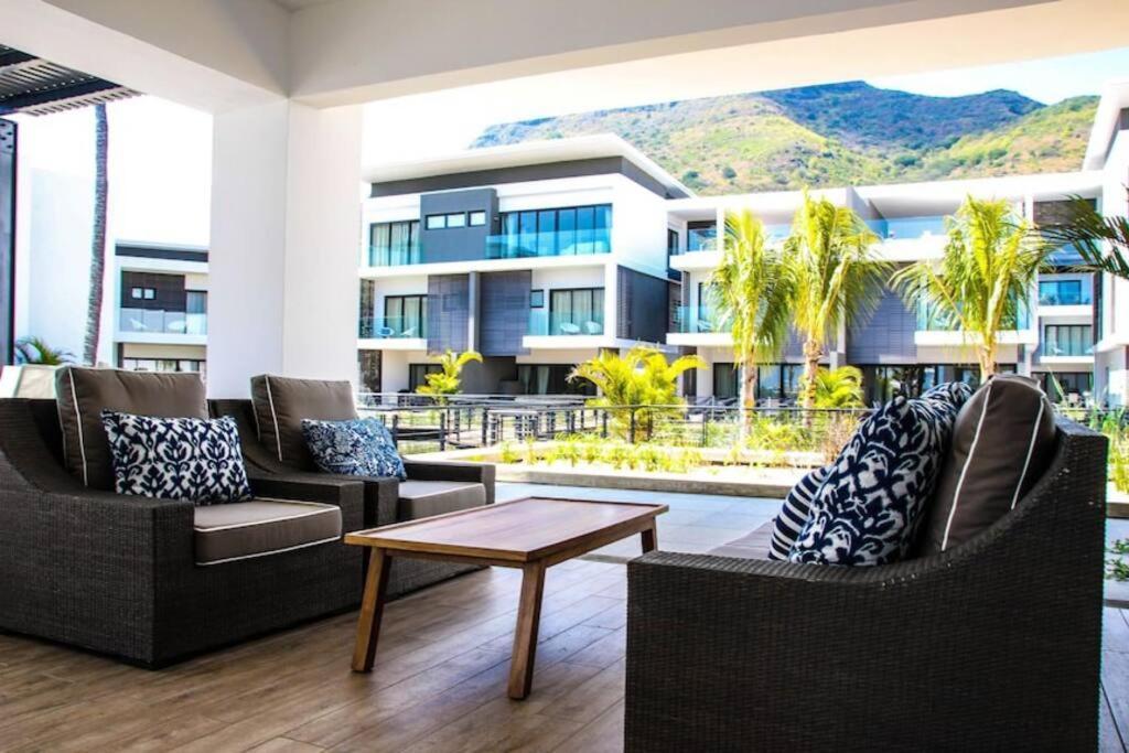 Latitude Luxury Seafront Suite Riviere Noire Exterior photo
