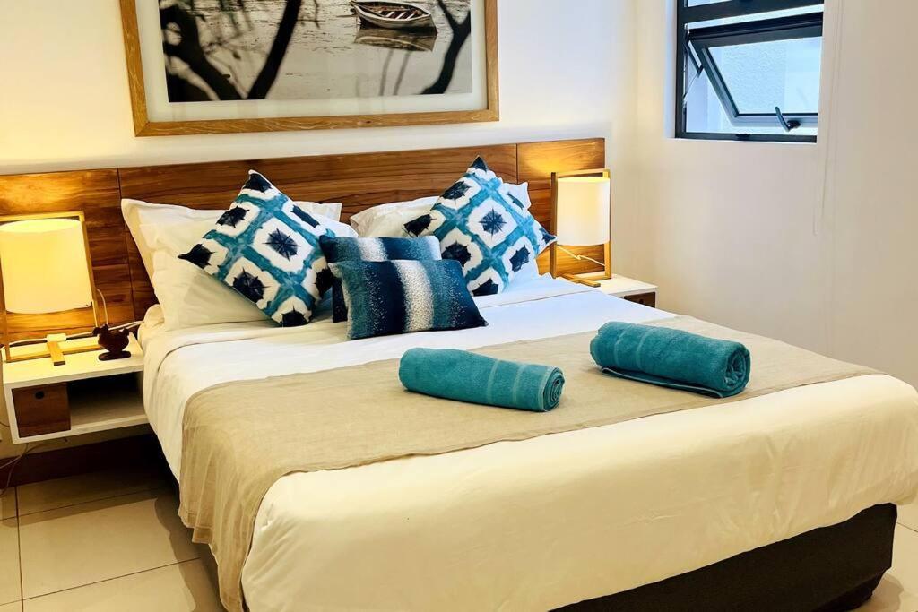 Latitude Luxury Seafront Suite Riviere Noire Exterior photo