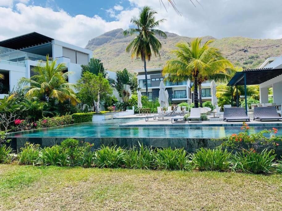 Latitude Luxury Seafront Suite Riviere Noire Exterior photo