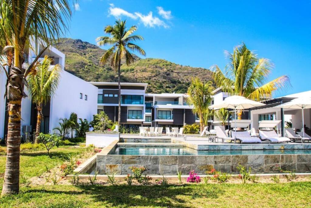 Latitude Luxury Seafront Suite Riviere Noire Exterior photo
